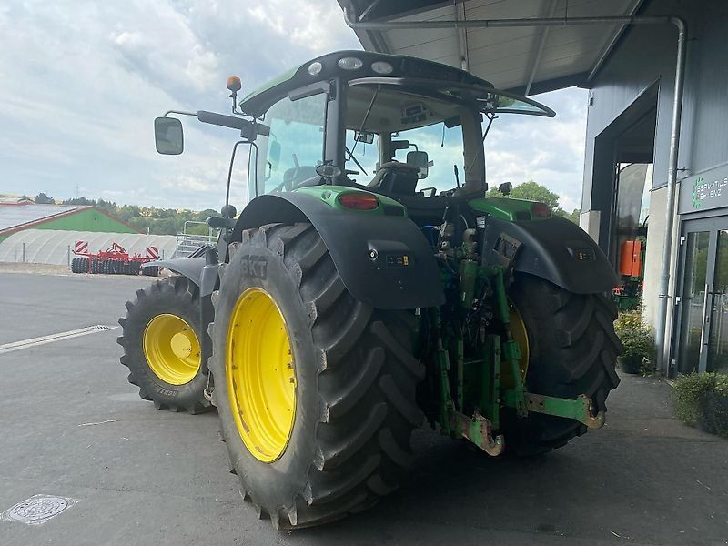 John Deere 6210R