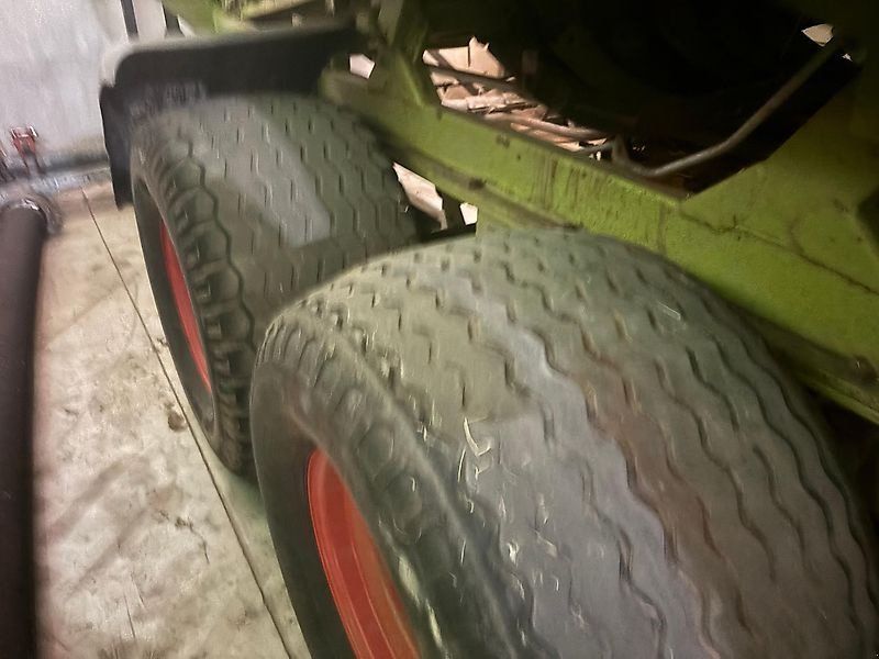 Claas Quadrant 2200