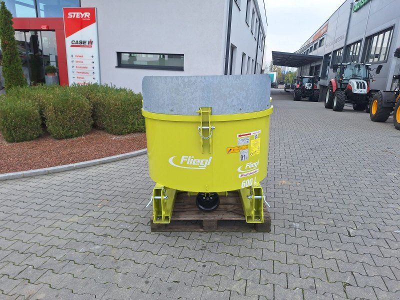 Fliegl AgroCenter Favorite 600lt. Betonmischer