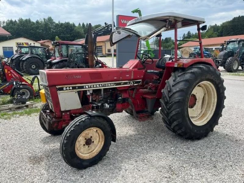 IHC 844 S