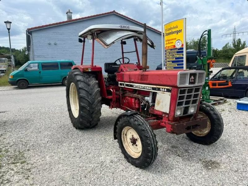 IHC 844 S