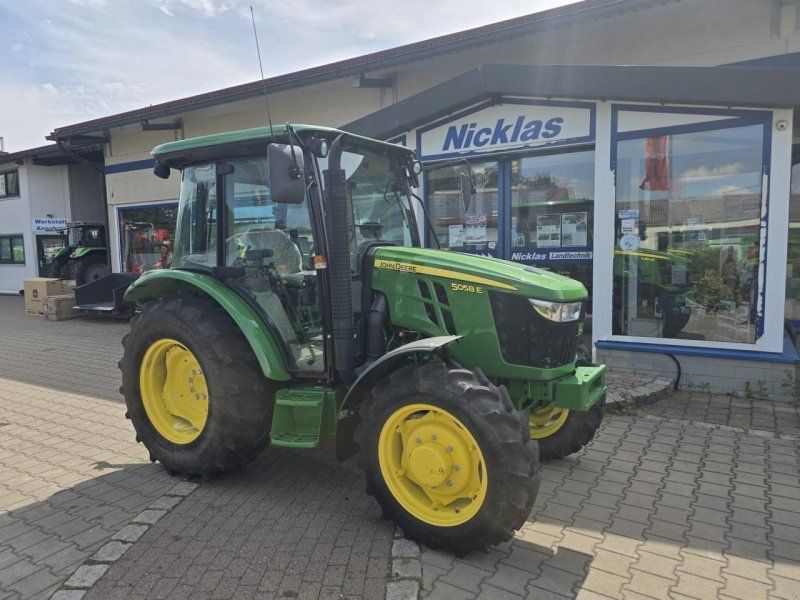 John Deere 5058E 24/12 PowrReverser 40 km/h