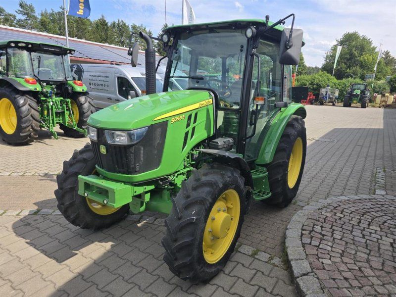 John Deere 5058E 24/12 PowrReverser 40 km/h