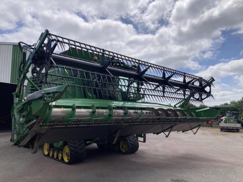 John Deere T670