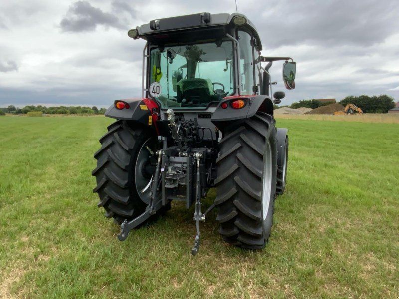 Massey Ferguson 5M.95 F DYNA-4
