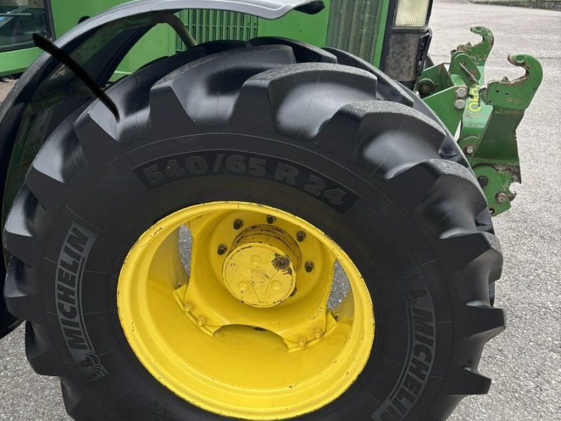 John Deere 6400