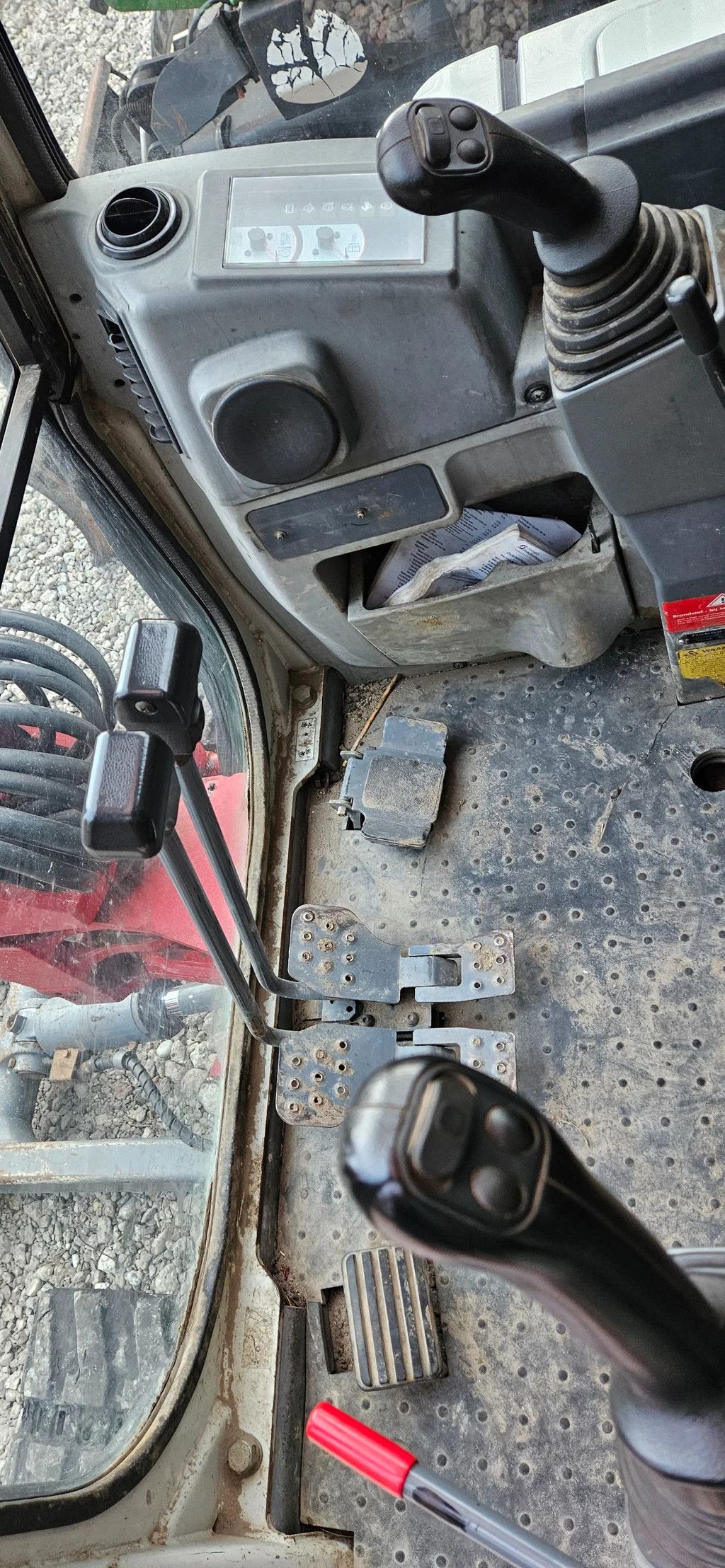 Takeuchi TB 235