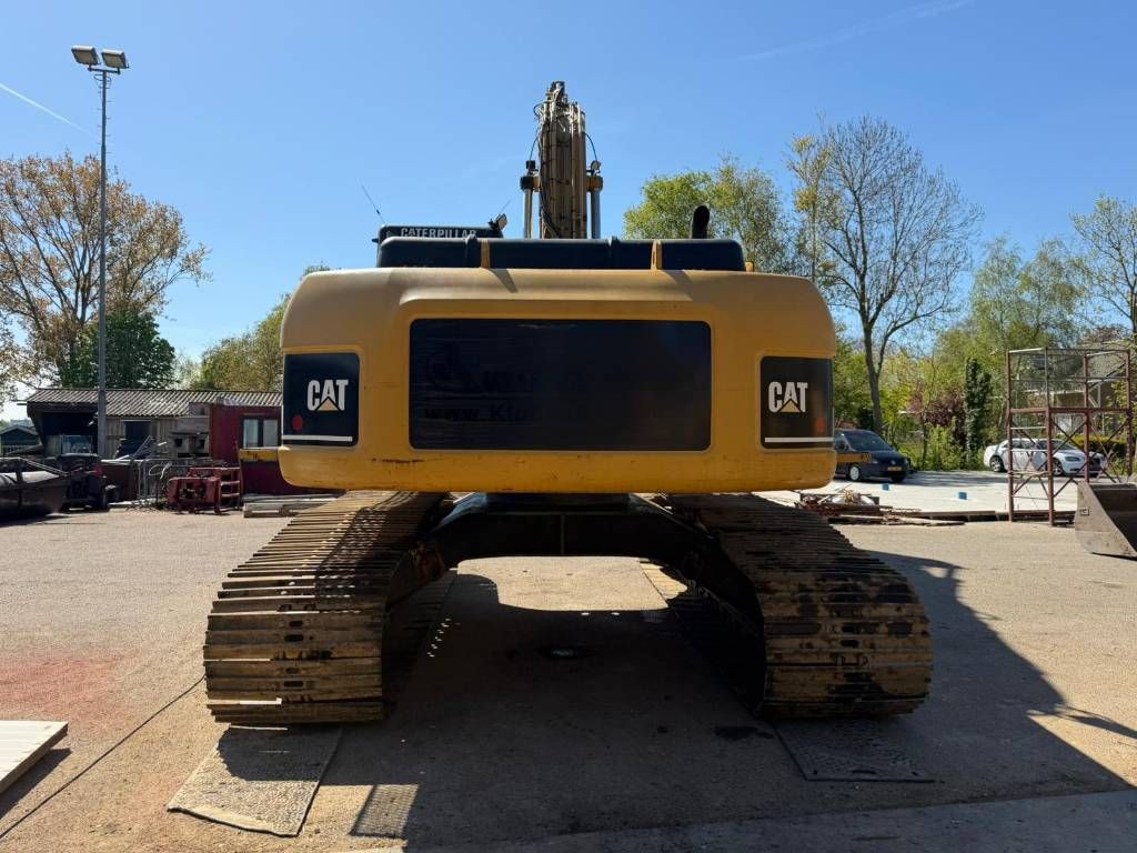 CAT 325 D