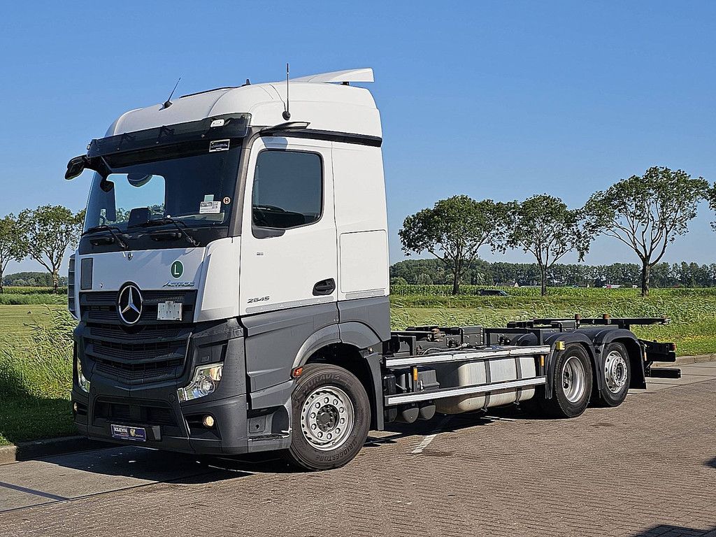 MERCEDES-BENZ ACTROS 2545 6x2 oilretarder