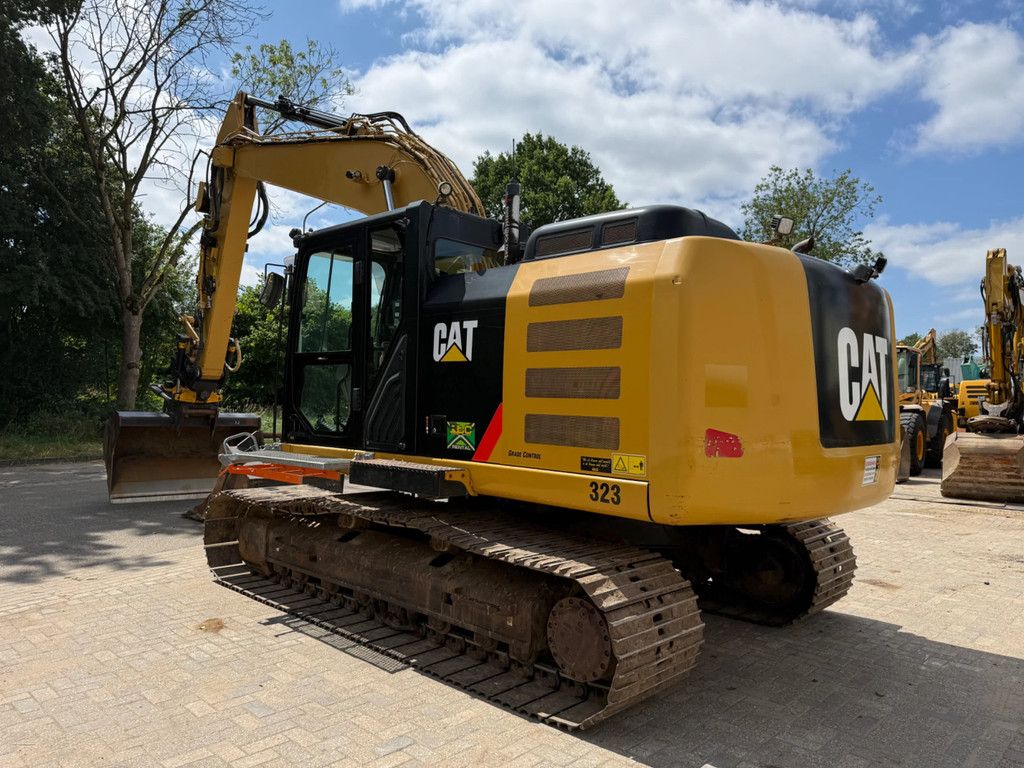 Caterpillar 323E 3D Leica gps Engcon Full option