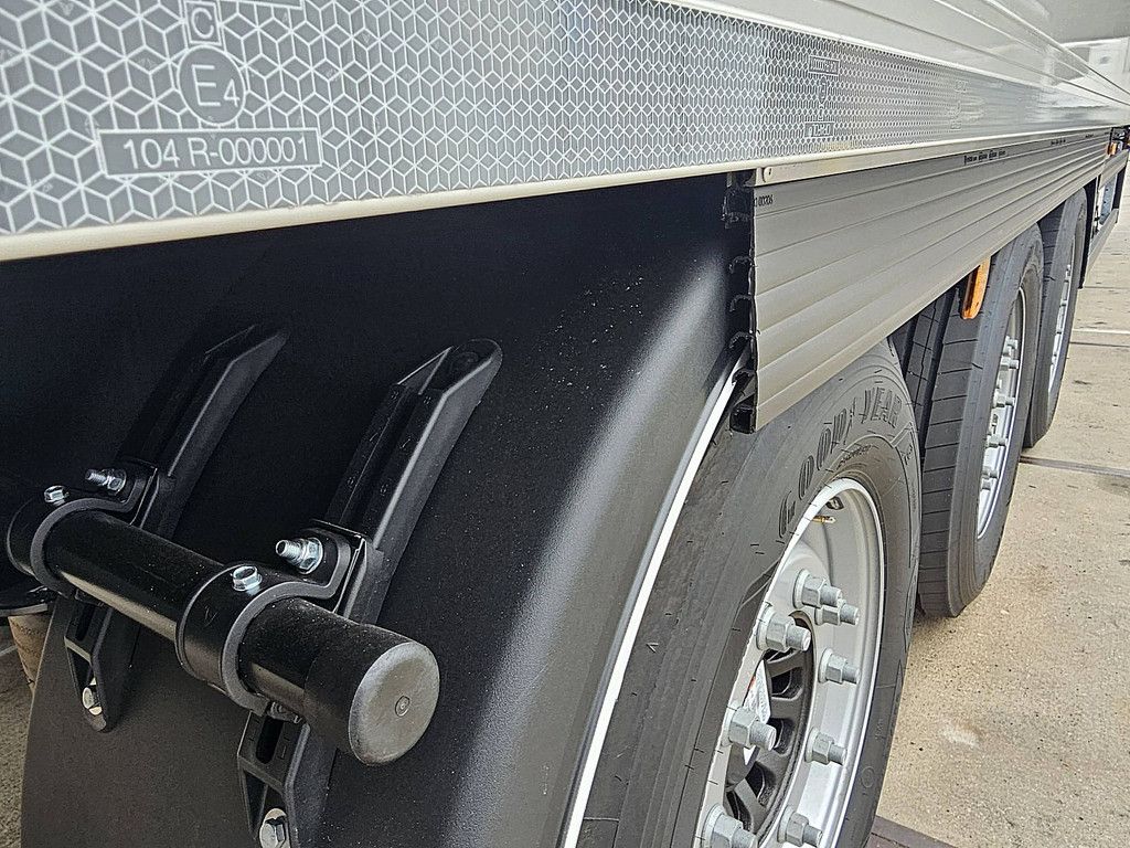 SYSTEM TRAILERS HEAVY DUTY PLYWOOD taillift 2x liftaxle