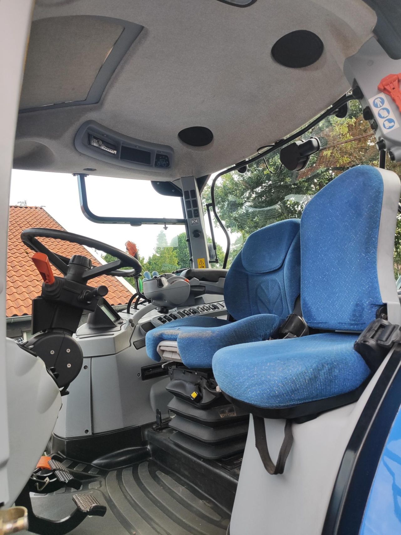 New Holland T 6030 Range Command
