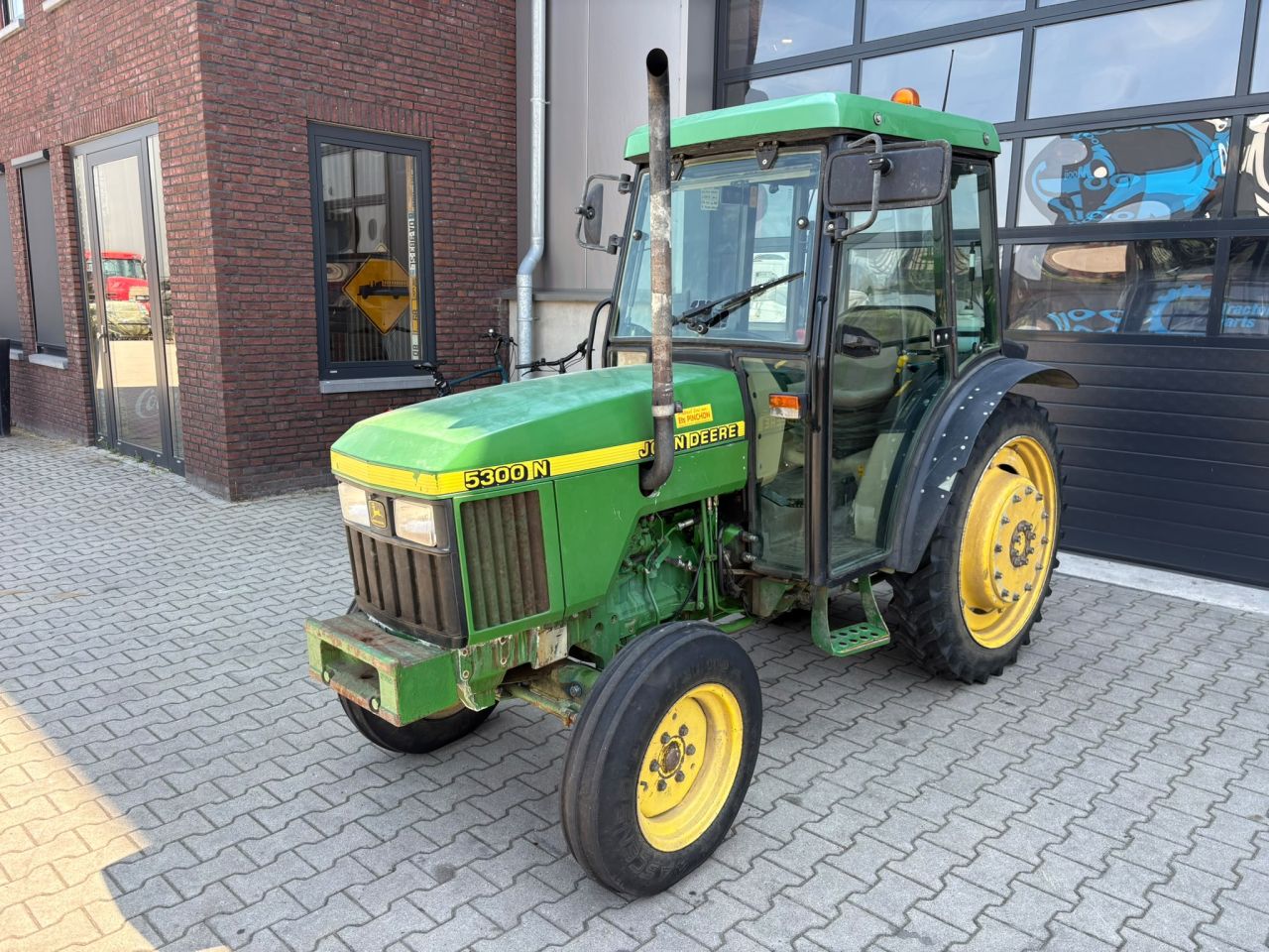 John Deere 5300N