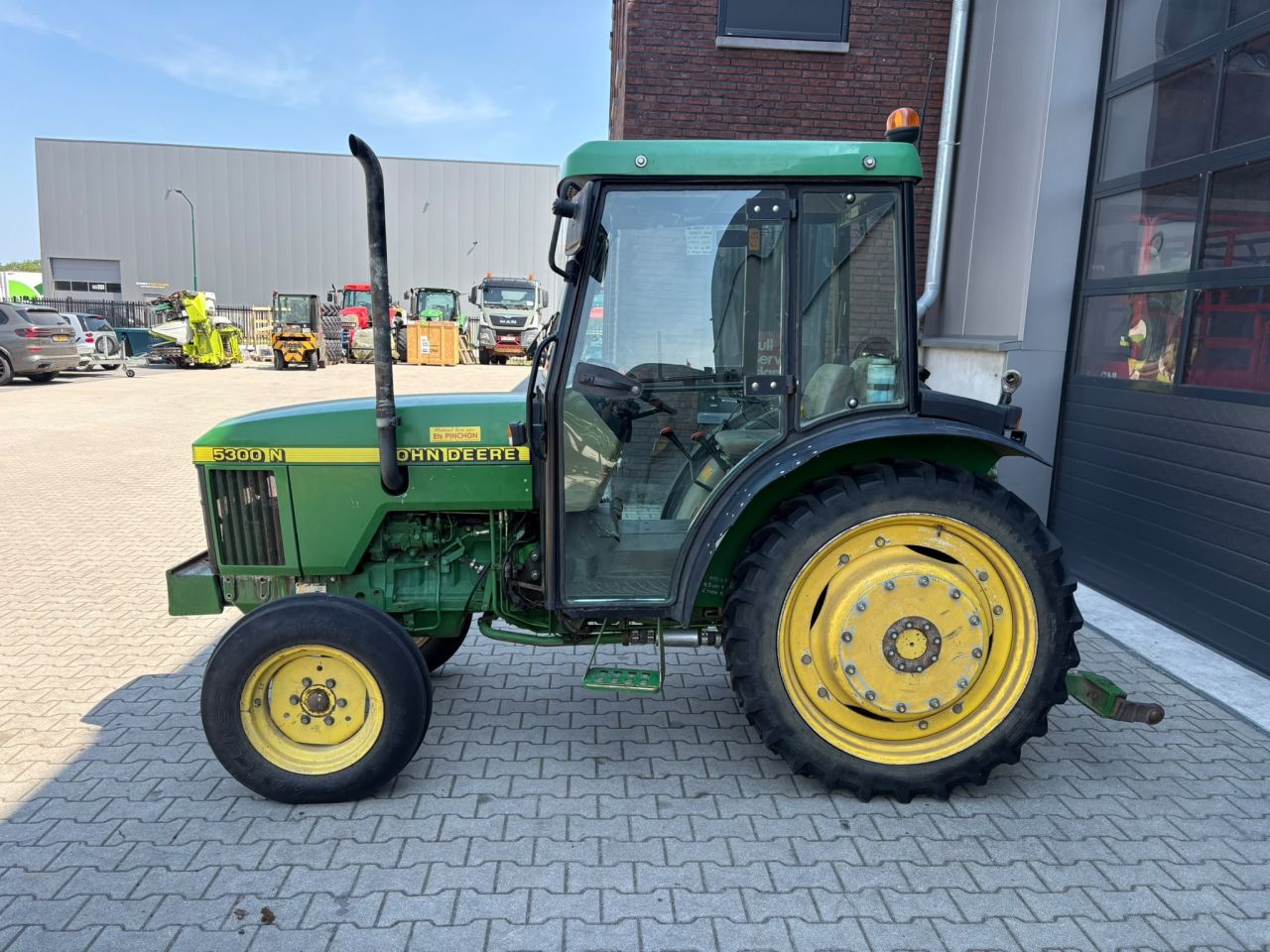 John Deere 5300N
