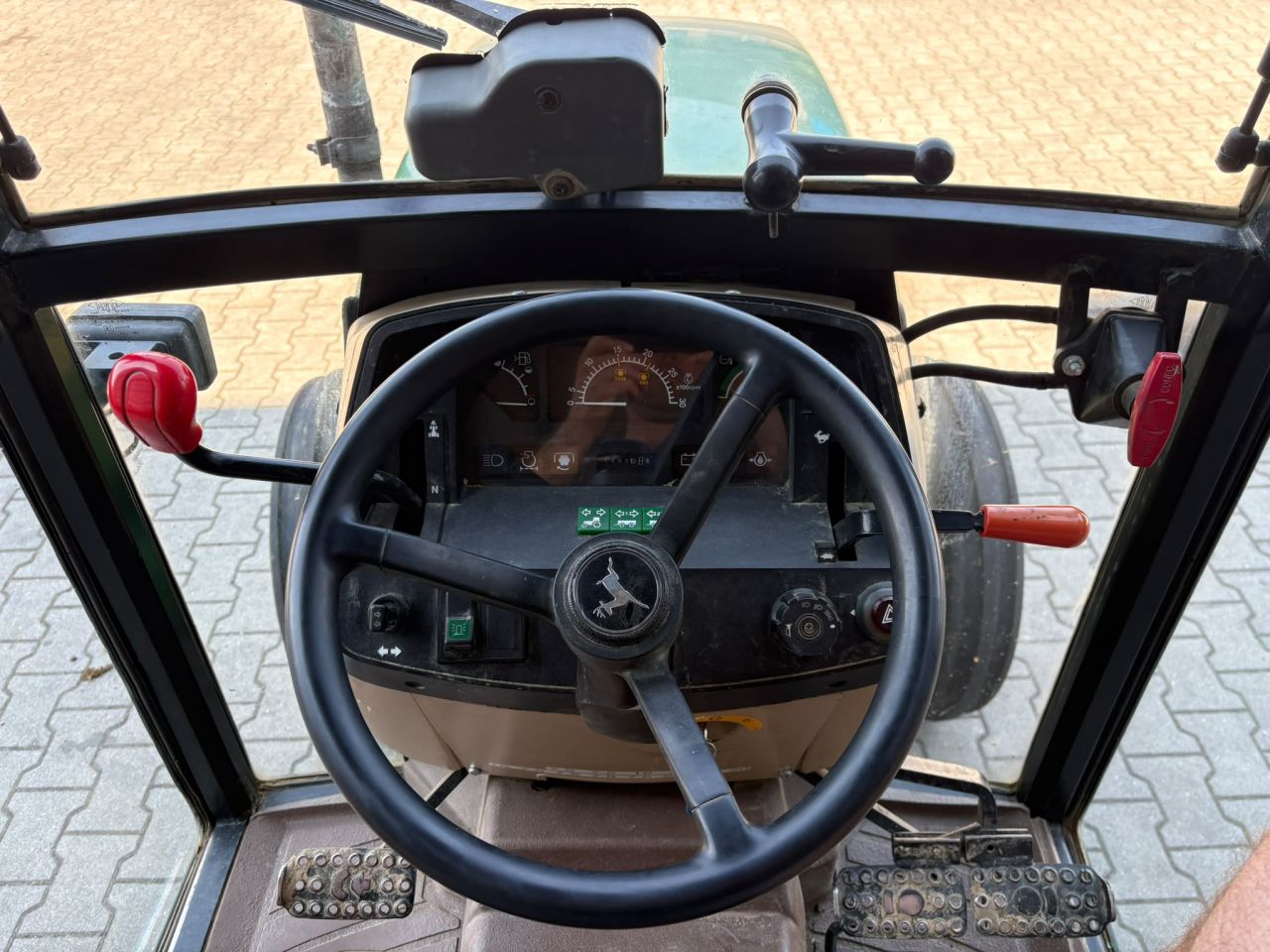 John Deere 5300N