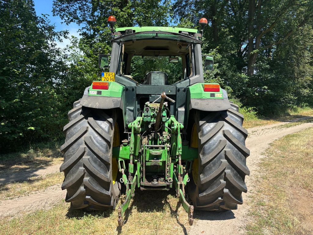 John Deere 6910