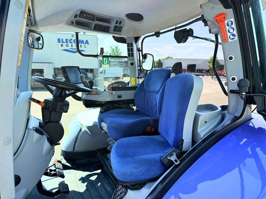 New Holland T7.220 Auto Command