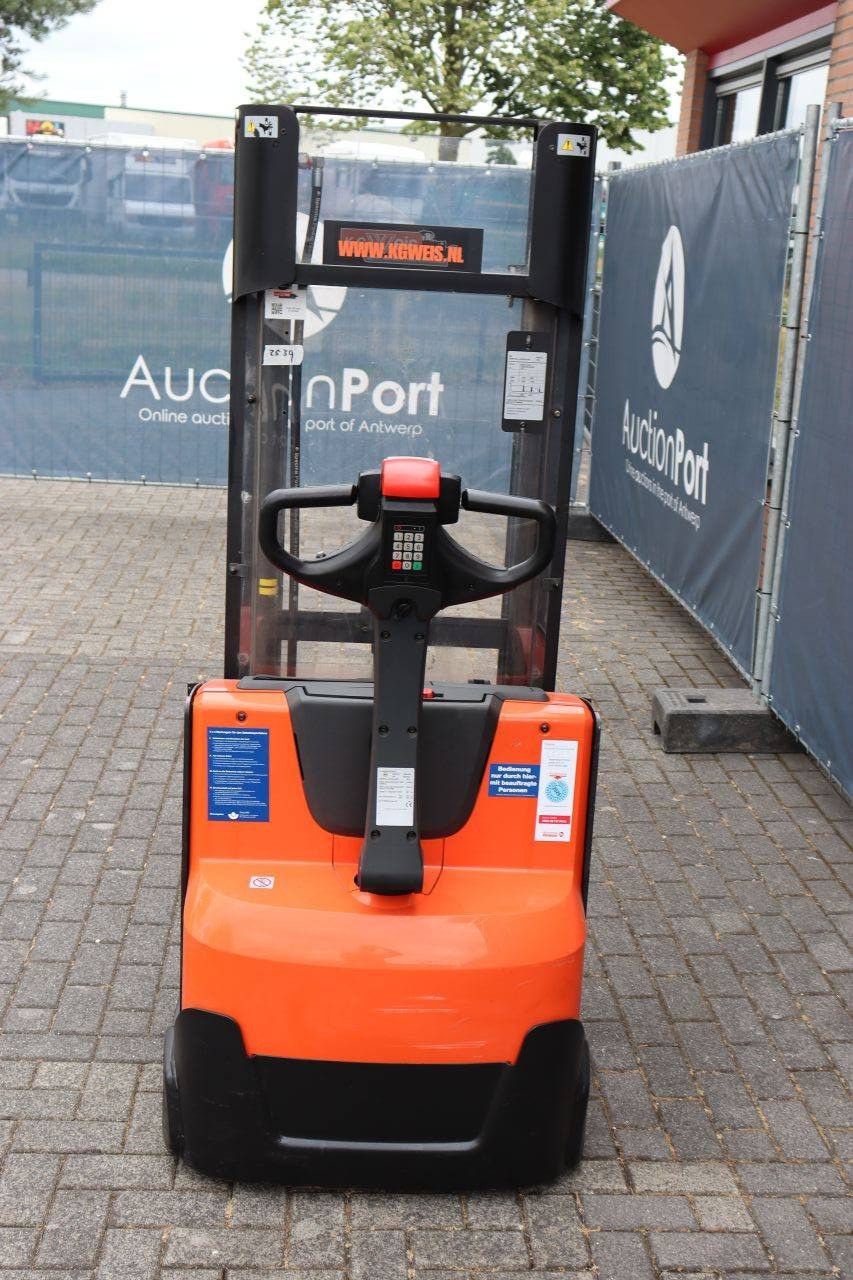 Stacker BT SWE140L Electric 1400kg 2.6m 2015