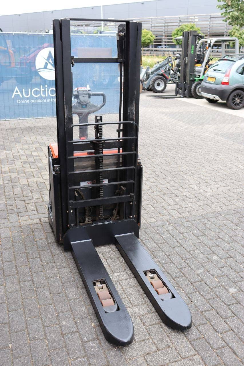 Stacker BT SWE140L Electric 1400kg 2.6m 2015