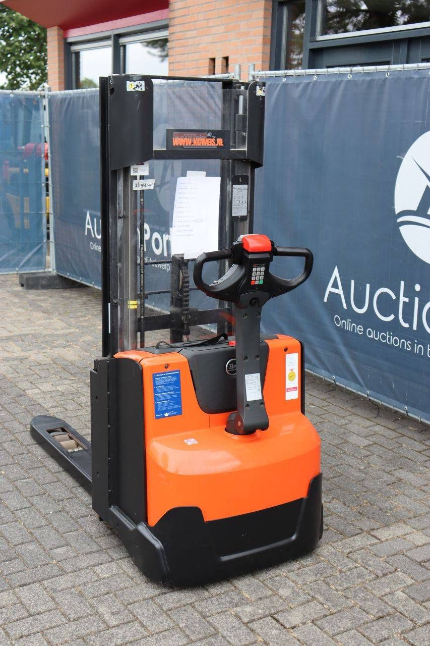 Stacker BT SWE140L Electric 1400kg 2.65m 2015