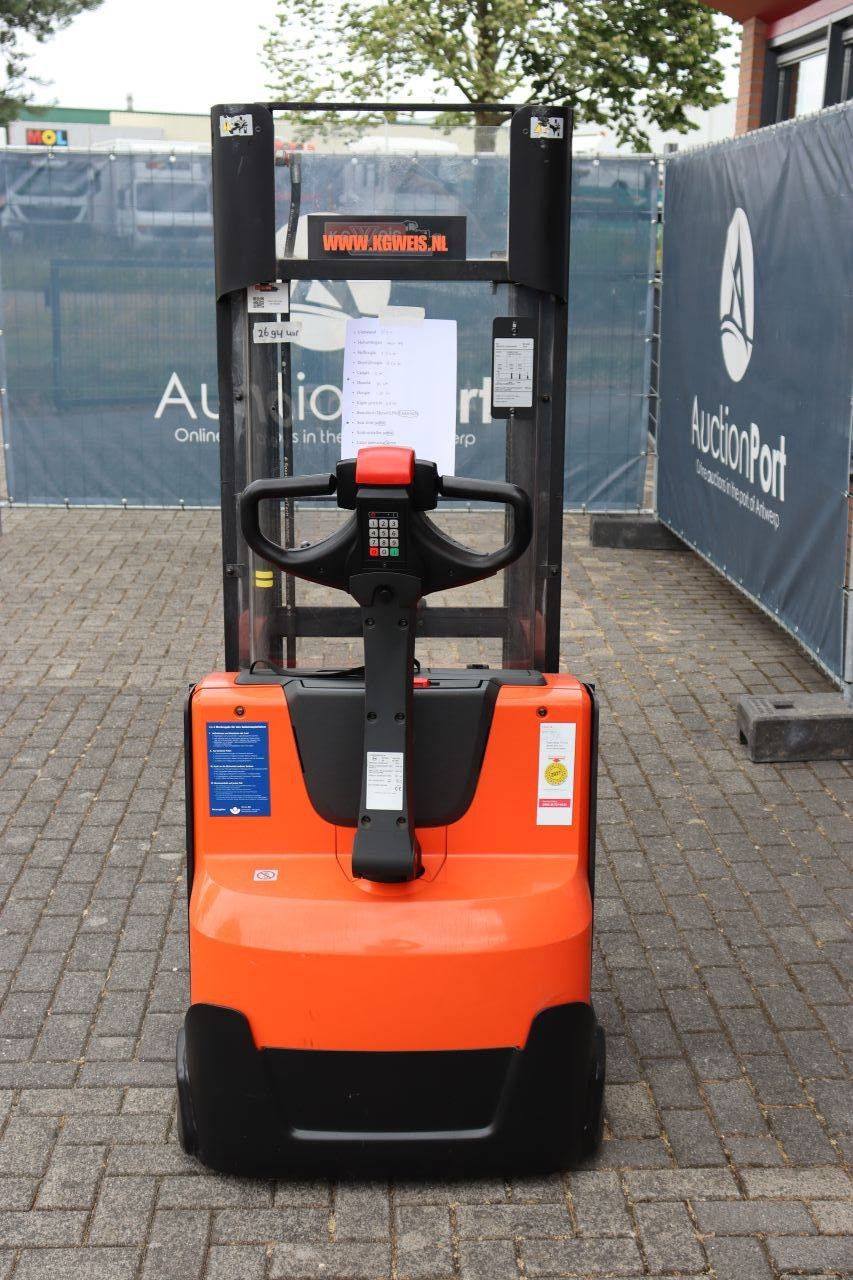 Stacker BT SWE140L Electric 1400kg 2.65m 2015