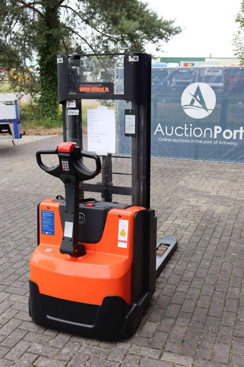 Stacker BT SWE140L Electric 1400kg 2.65m 2015