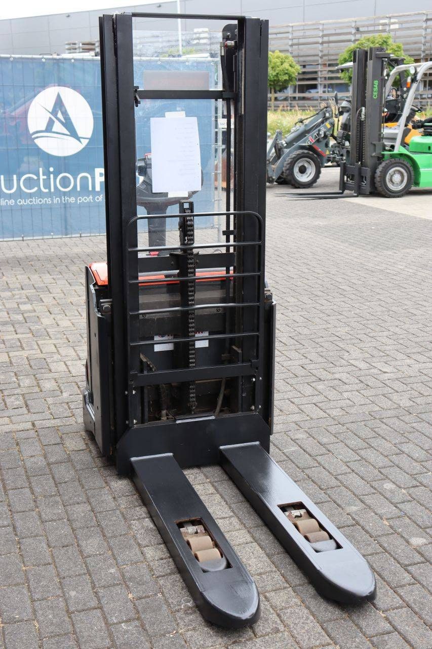 Stacker BT SWE140L Electric 1400kg 2.65m 2015