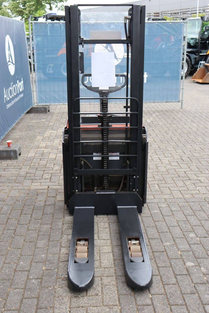 Stacker BT SWE140L Electric 1400kg 2.65m 2015