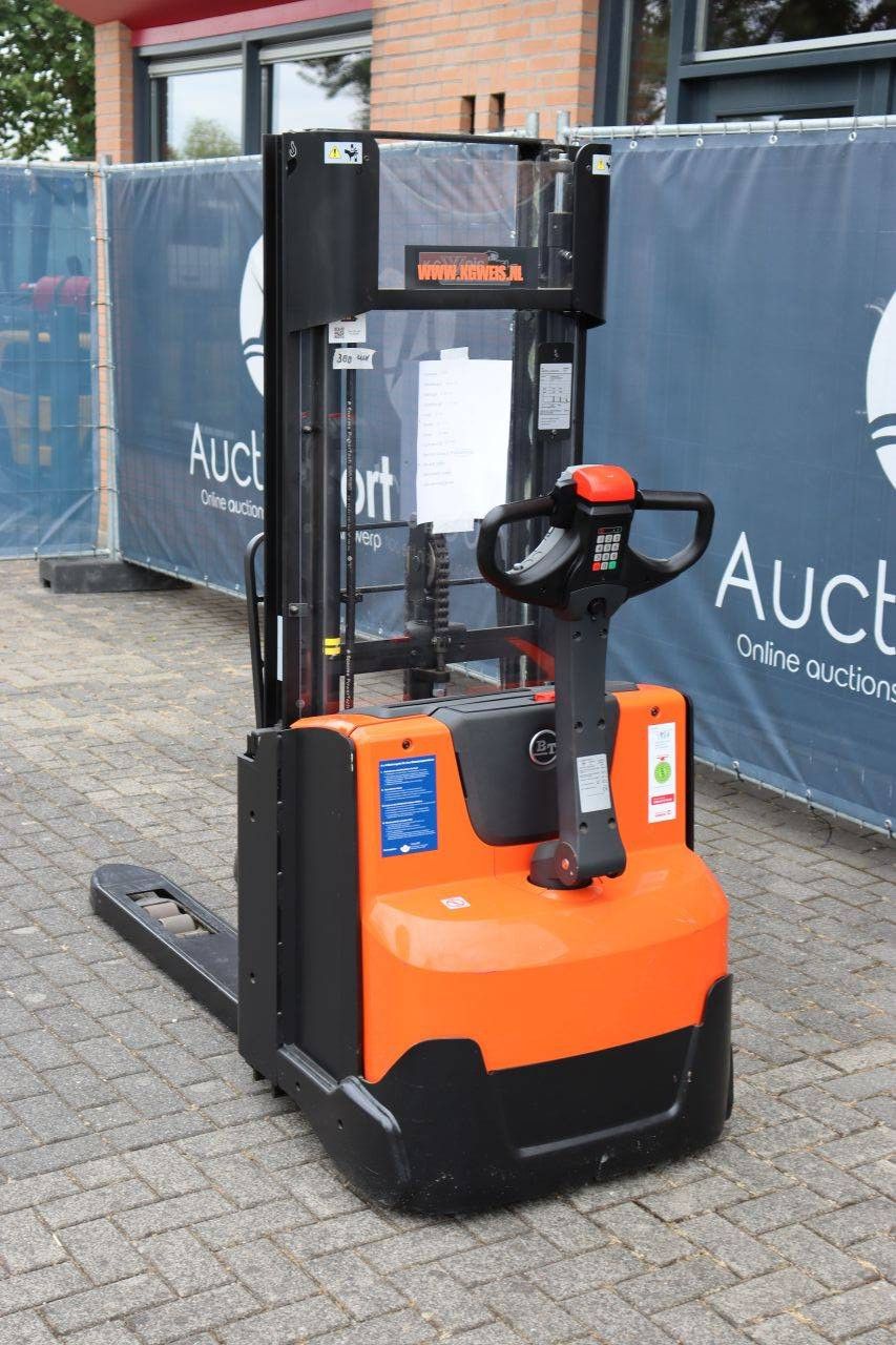 Stacker BT SWE140L Electric 1400kg 2.65m 2015