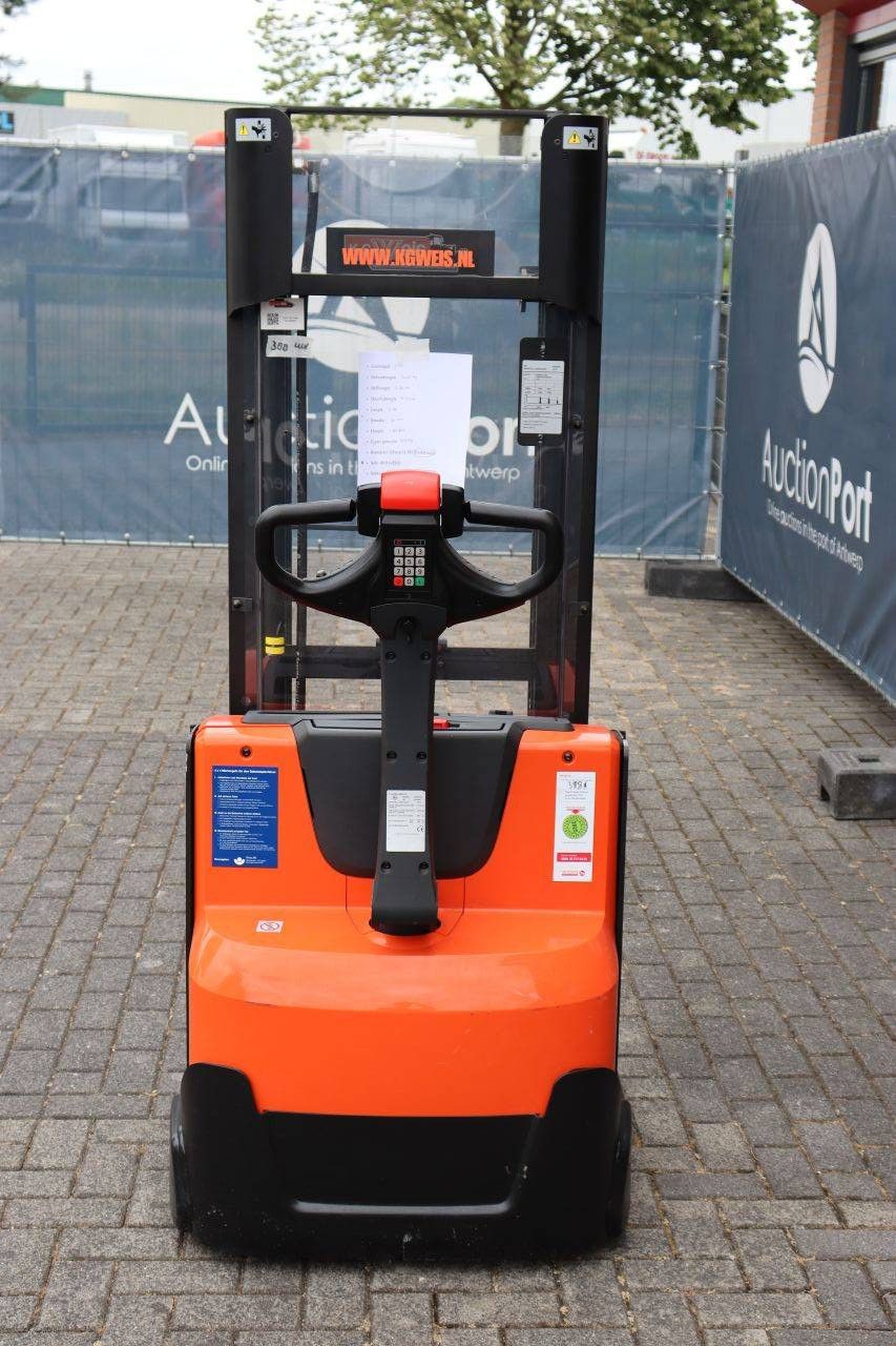 Stacker BT SWE140L Electric 1400kg 2.65m 2015