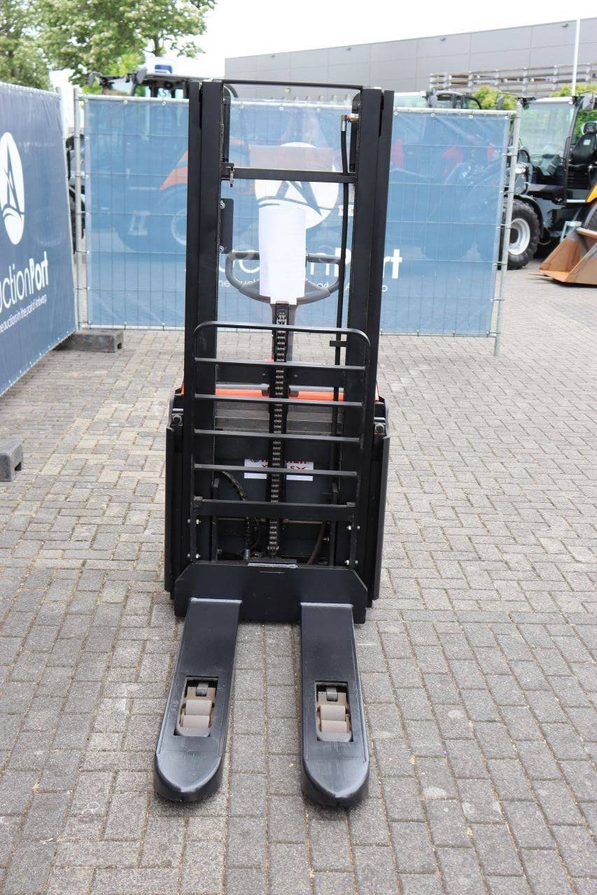 Stacker BT SWE140L Electric 1400kg 2.65m 2015