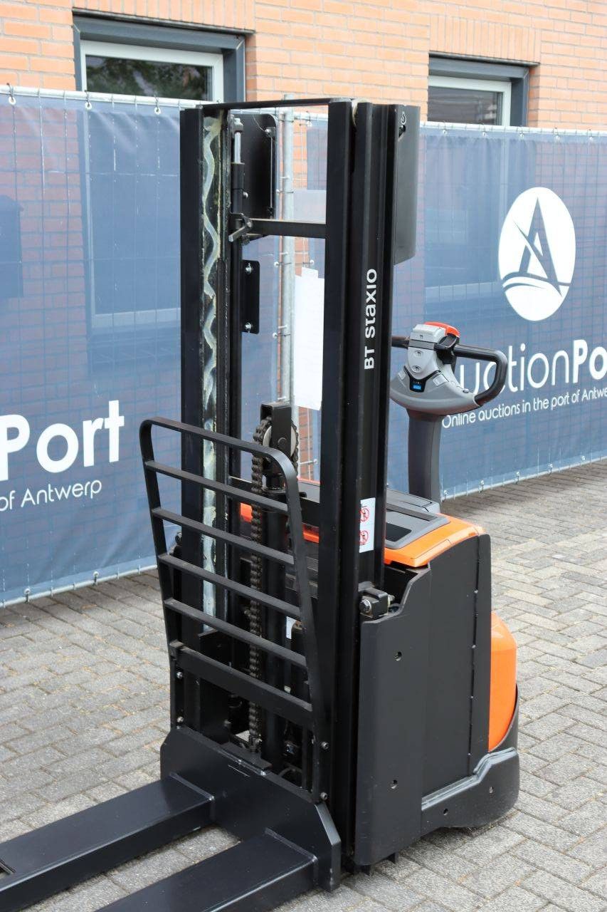 Stacker BT SWE140L Electric 1400kg 2.65m 2015