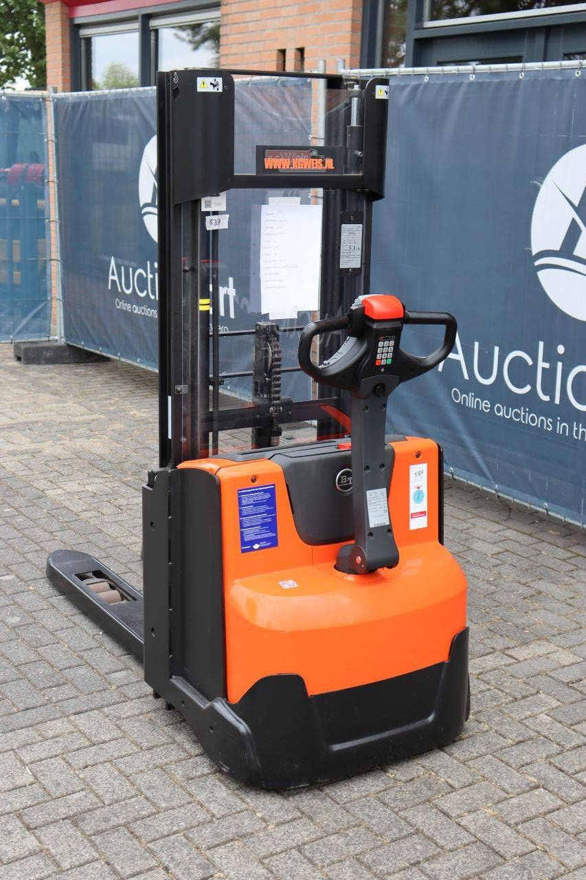 Stacker BT SWE140L Electric 1400kg 2.65m 2016