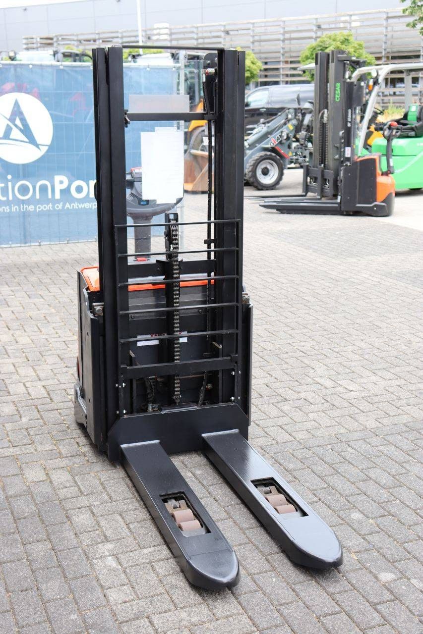 Stacker BT SWE140L Electric 1400kg 2.65m 2016