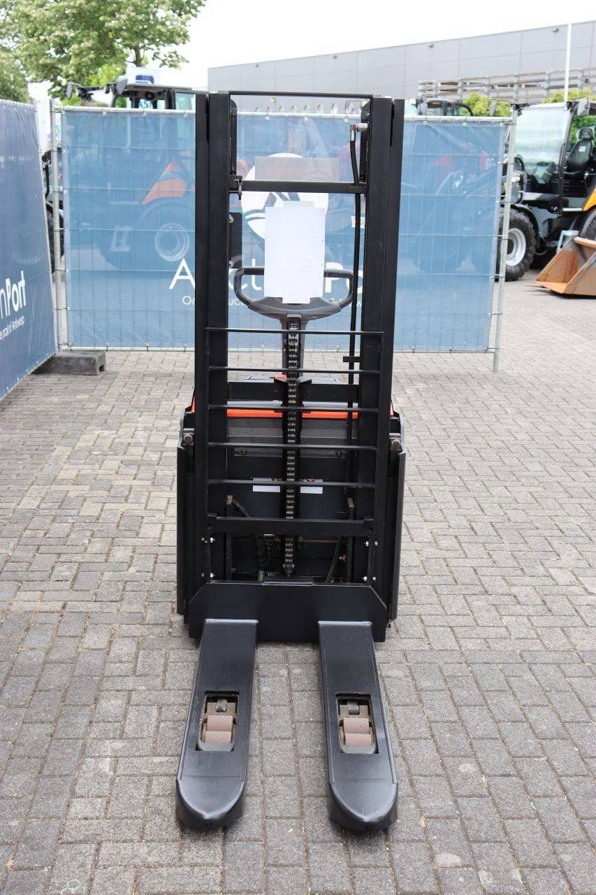 Stacker BT SWE140L Electric 1400kg 2.65m 2016