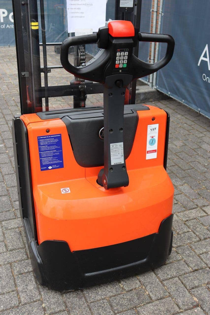 Stacker BT SWE140L Electric 1400kg 2.65m 2016