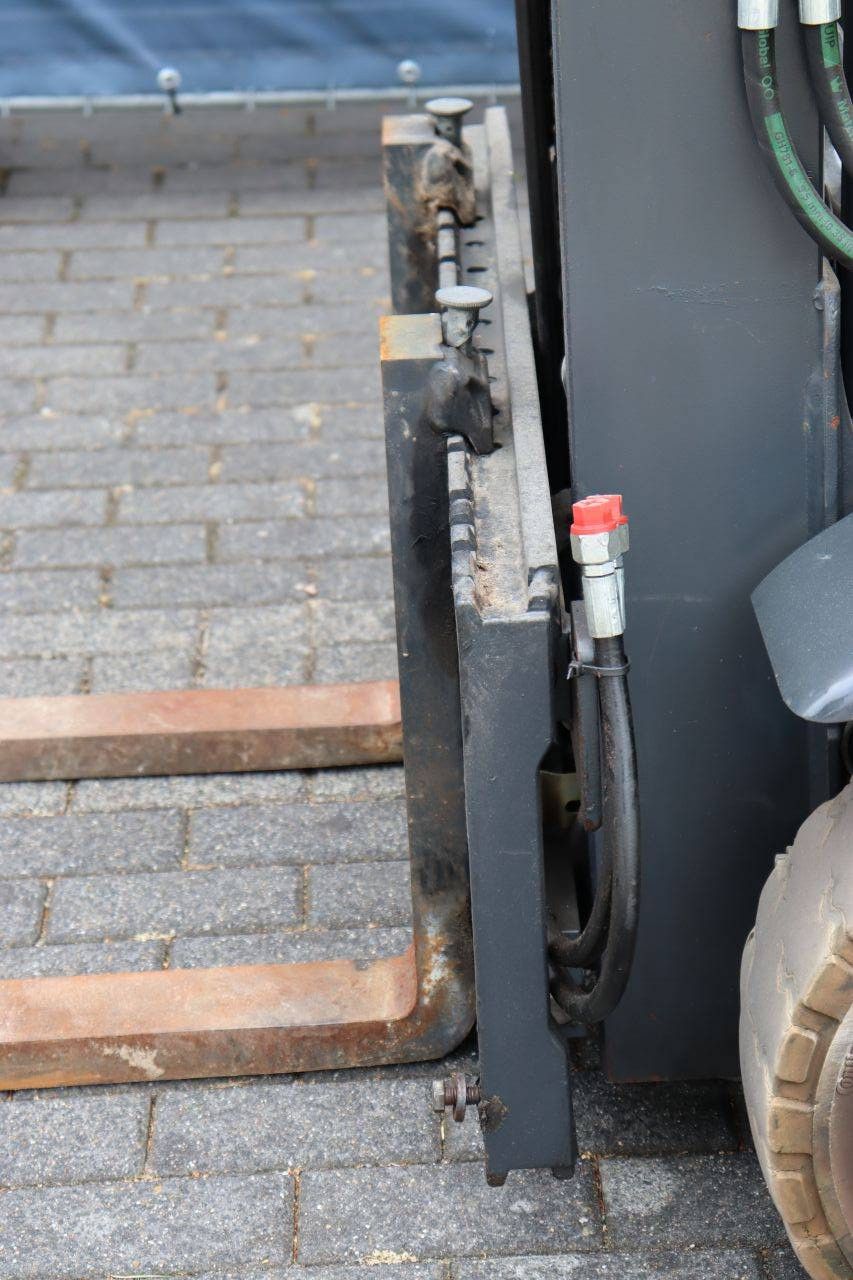 Linde E16-02 Electric Forklift 1600kg 4.0m 2016