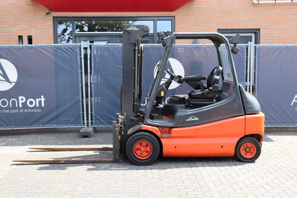 Linde E30-02 Elektrogabelstapler 3000 kg 2003