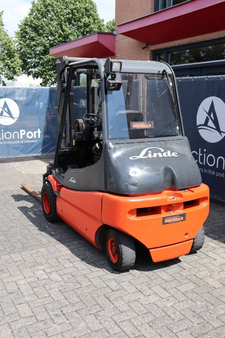 Linde E30-02 Elektrogabelstapler 3000 kg 2003