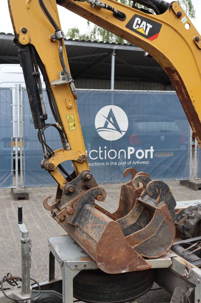 Caterpillar 301.8 Diesel Mini Excavator 15.7kW With Trailer