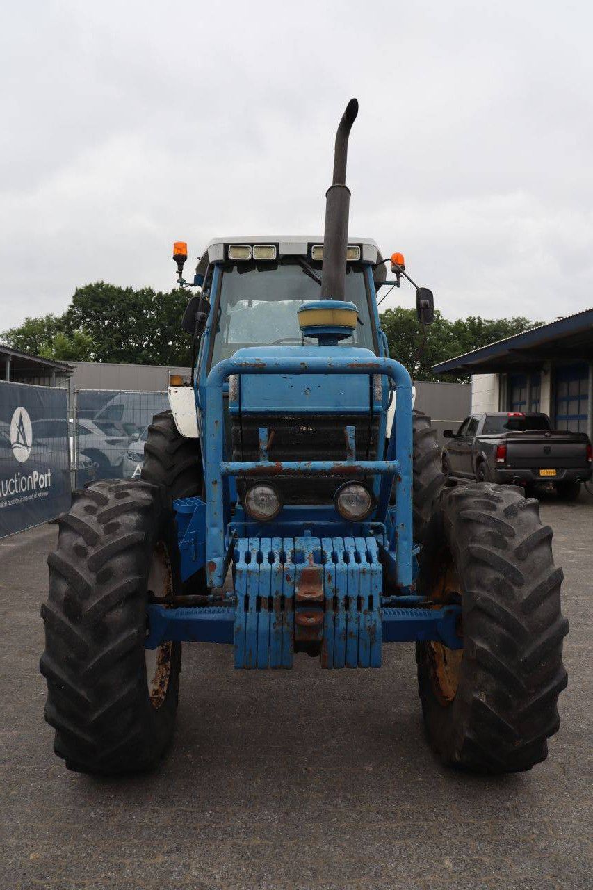 Traktor Ford 8210-DT-F0C Diesel 115 PS