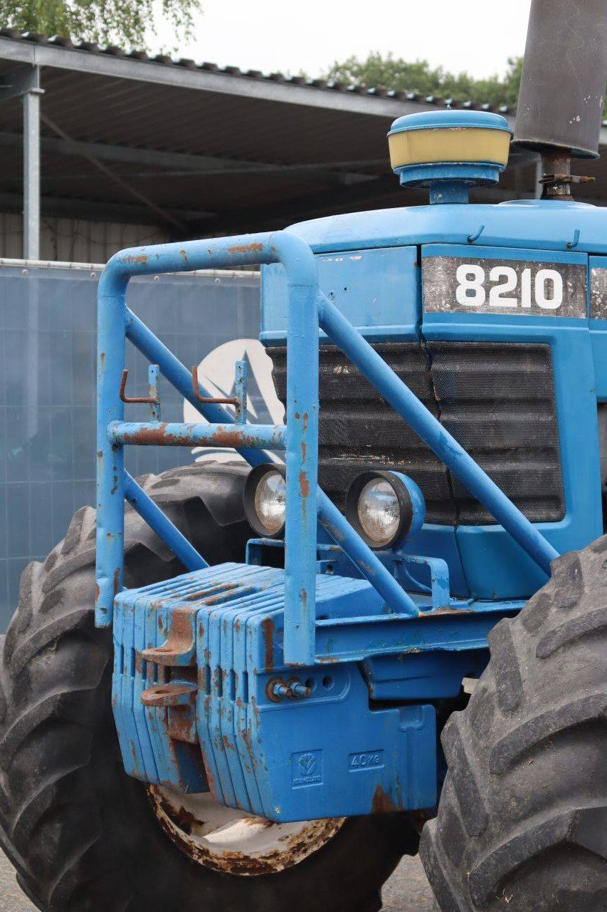 Traktor Ford 8210-DT-F0C Diesel 115 PS