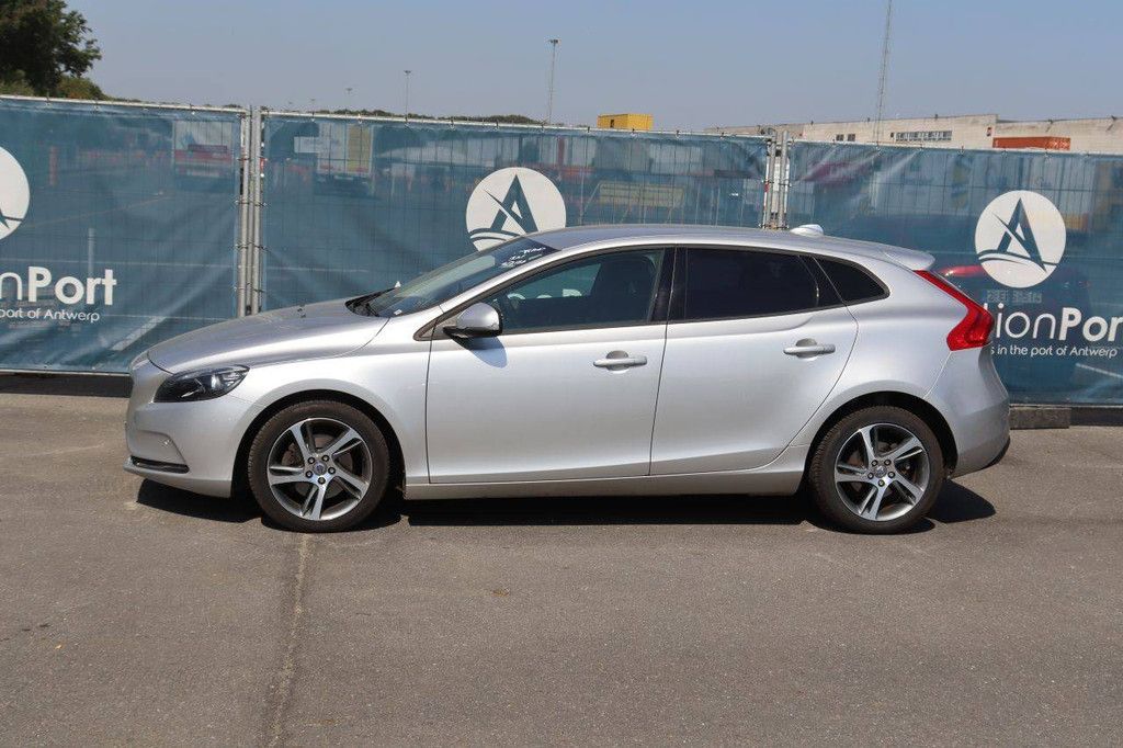 Pkw Volvo V40 Benzin 122 PS 2016 (Margin)