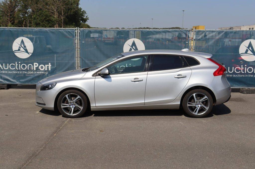 Pkw Volvo V40 Benzin 122 PS 2016 (Margin)