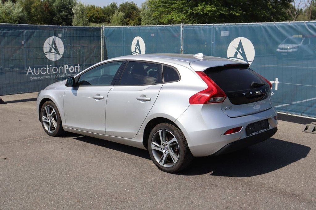 Pkw Volvo V40 Benzin 122 PS 2016 (Margin)
