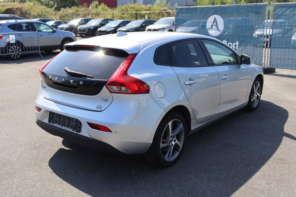 Pkw Volvo V40 Benzin 122 PS 2016 (Margin)