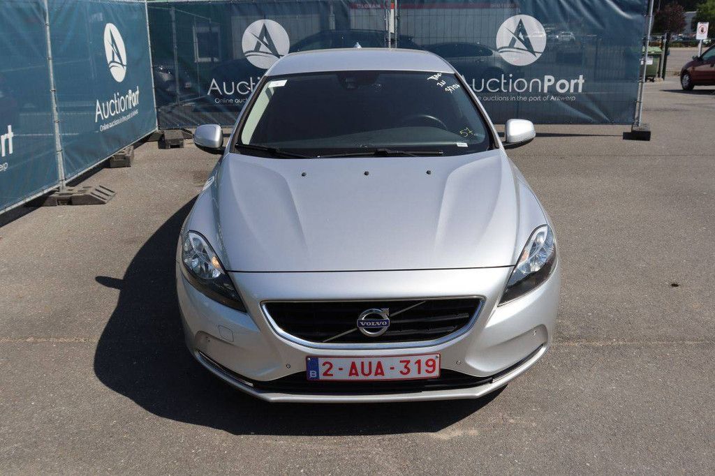 Pkw Volvo V40 Benzin 122 PS 2016 (Margin)