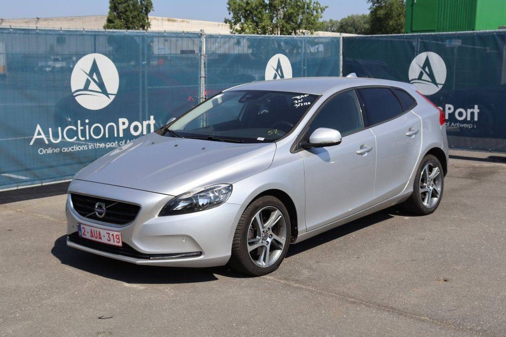 Pkw Volvo V40 Benzin 122 PS 2016 (Margin)