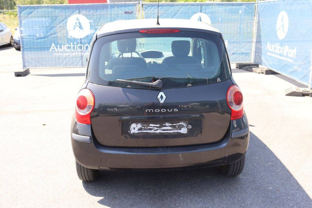 Renault Modus Petrol 75hp Passenger Car 2005 (Margin)