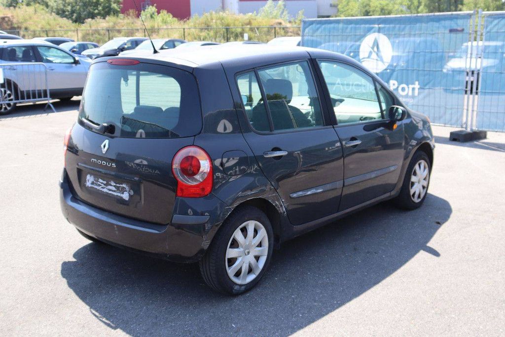 Renault Modus Petrol 75hp Passenger Car 2005 (Margin)